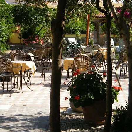 Hotell Villaggio Tabu