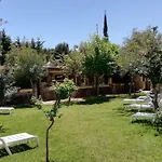 Villaggio Tabu מלון פאלינורו